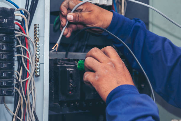 Best Circuit Breaker Repair  in Lake City, FL